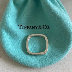 Tiffany & Co. Frank Gerry Collection ring. Sterling silver size 5.